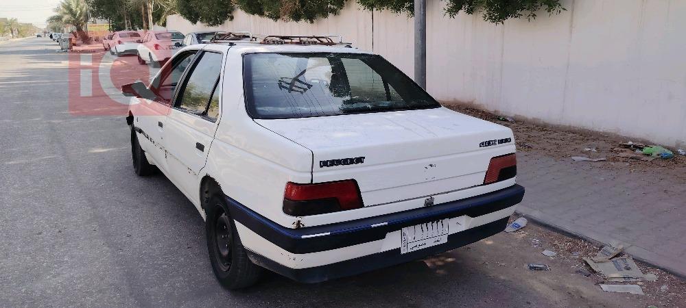 Peugeot 405